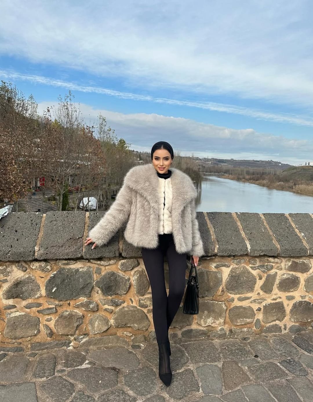 Aralık Aşk Dolu Bir Kadın Bayan Escort Gülten